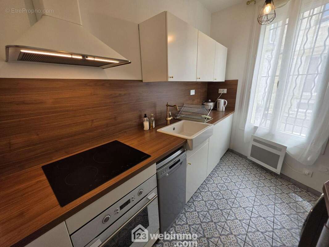 La cuisine est fonctionnelle et aménagée - Maison à BORDEAUX