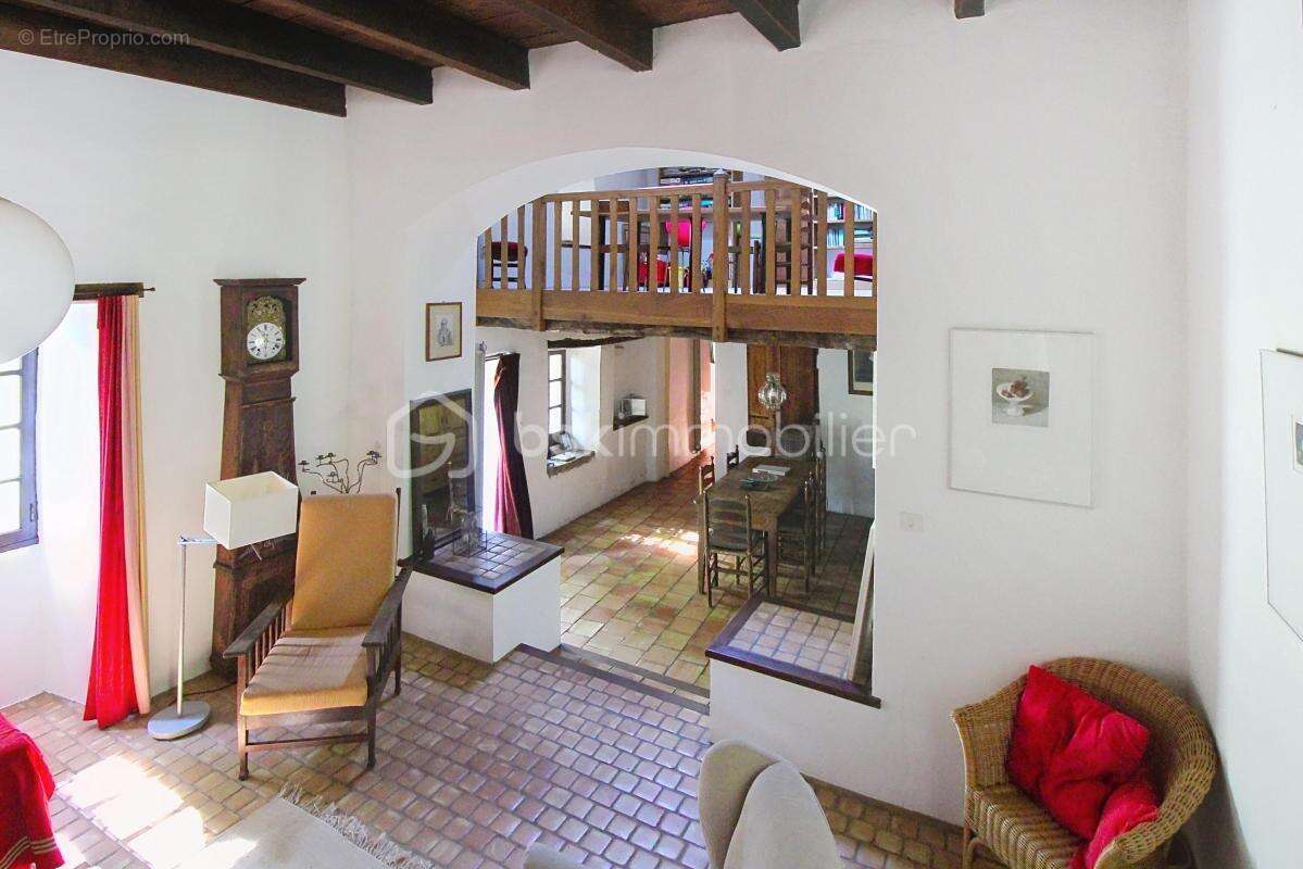 Maison à SAINT-JEAN-DU-BRUEL