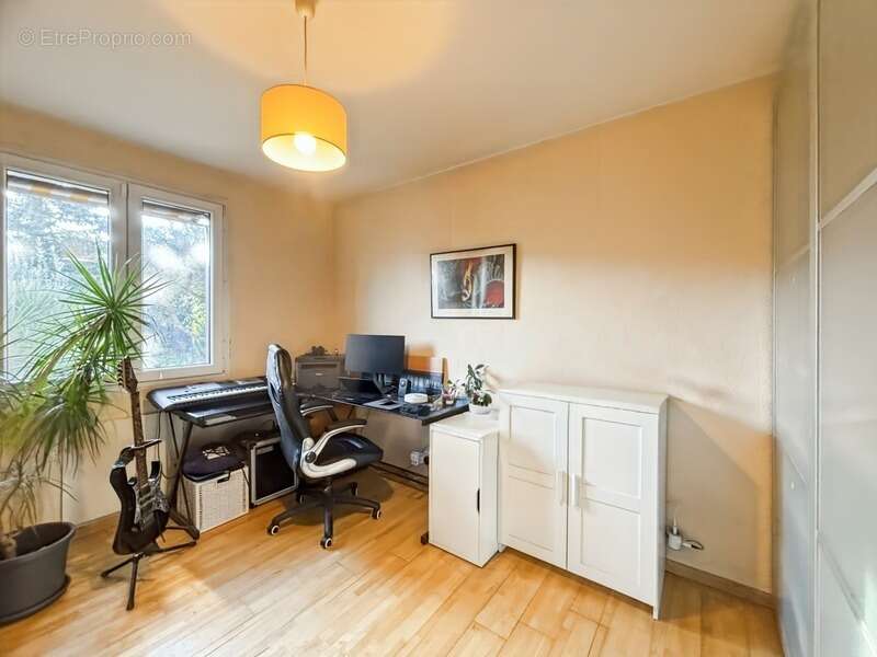 Maison à SAINT-GENIS-POUILLY