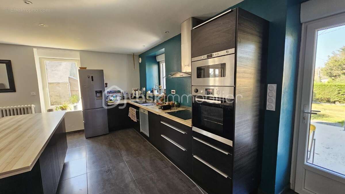 Maison à BAINS-SUR-OUST