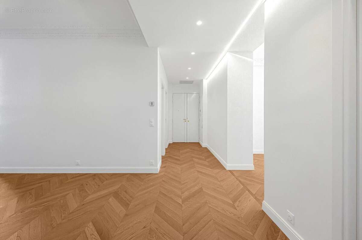 Nice Carré d'Or appartement 3p avec dépendance - photo 15