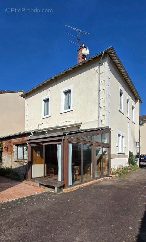 Maison à LE PALAIS-SUR-VIENNE