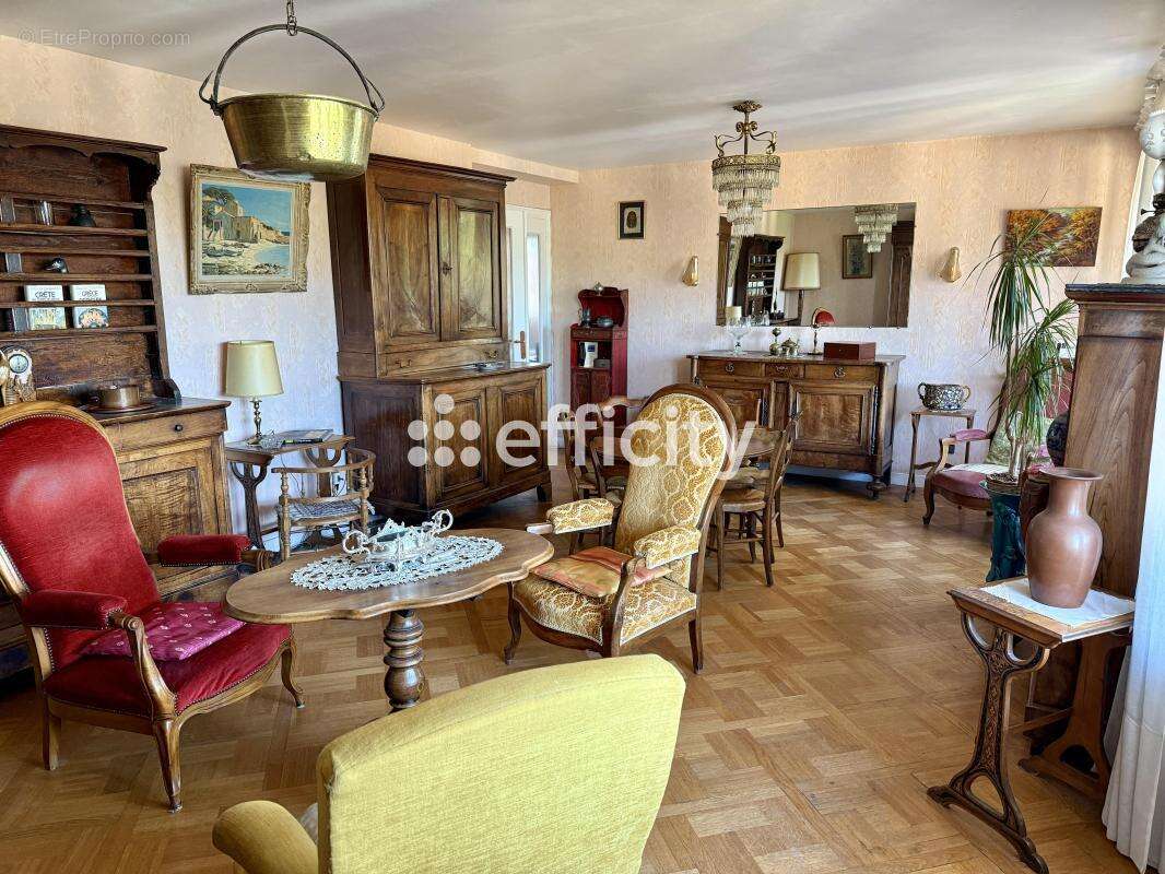 Appartement à SAINT-GENIS-LAVAL