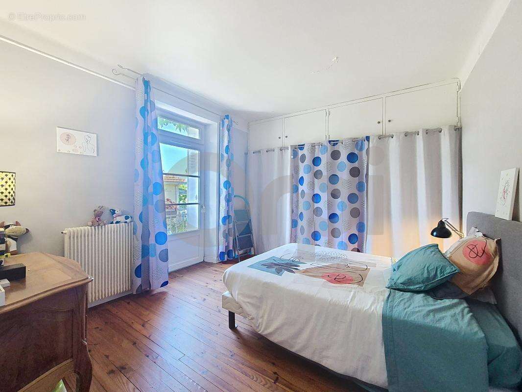 Terrasson-Lavilledieu (24) : maison en pierre 5 chambres avec piscine - photo 7