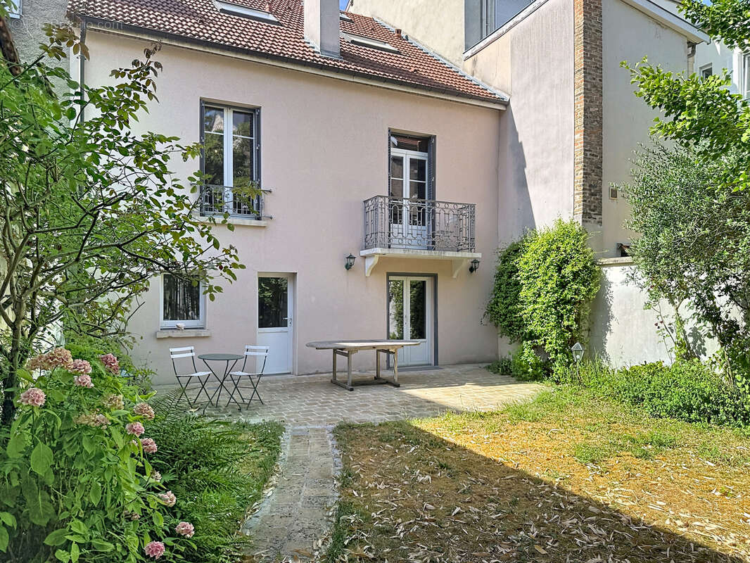 Maison à PARIS-17E