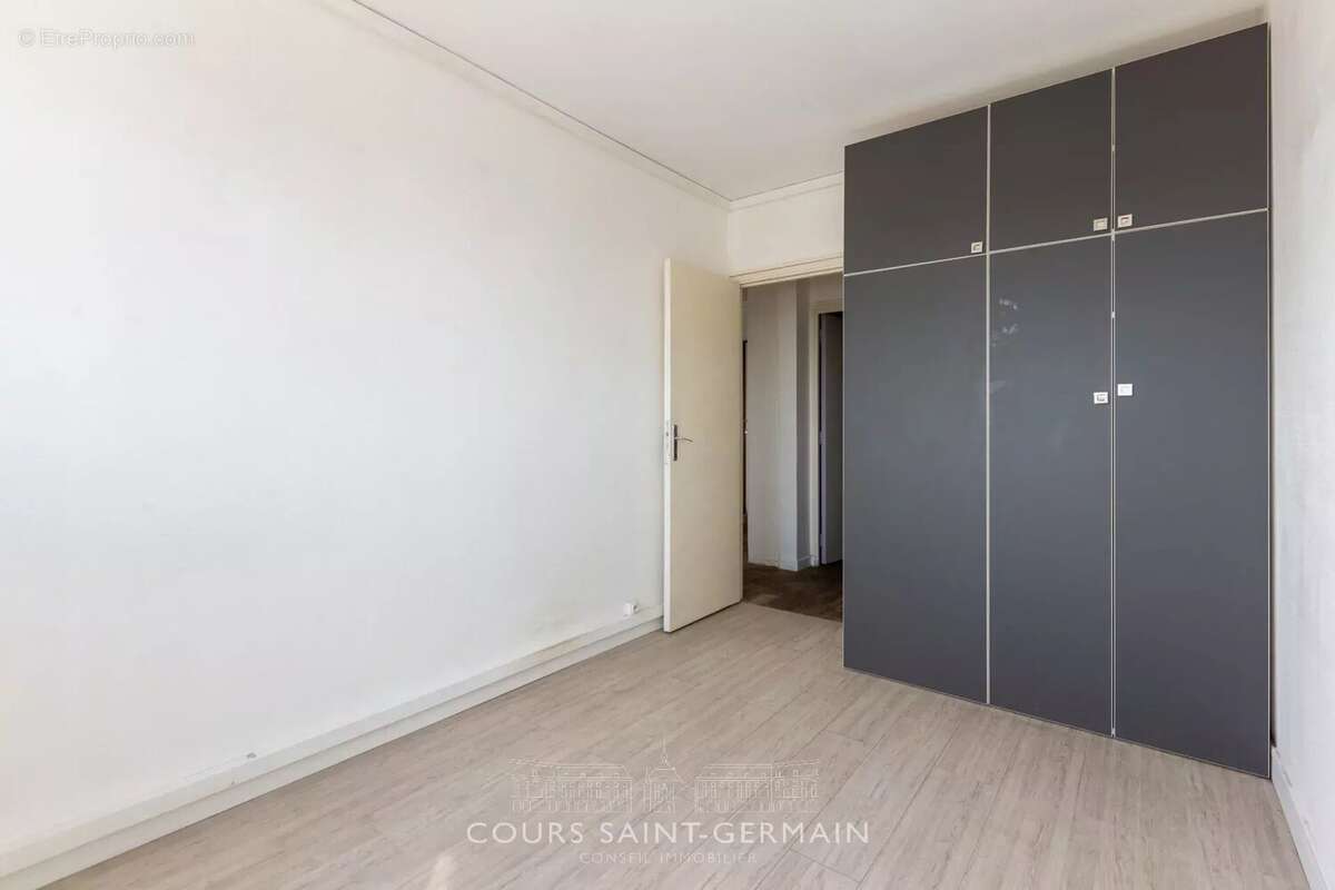 Paris 18ᵉ – Appartement 2 pièces lumineux avec vue dégagée, parking en sus - photo 6