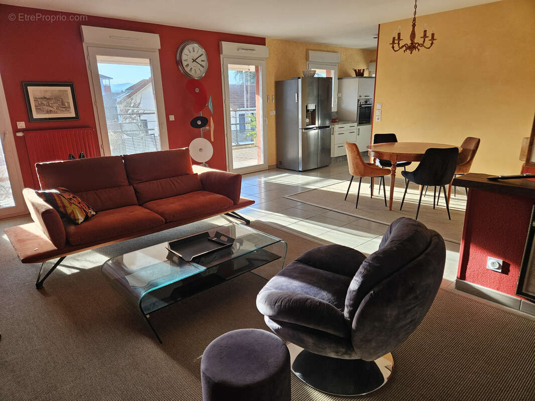 Appartement à LE COTEAU