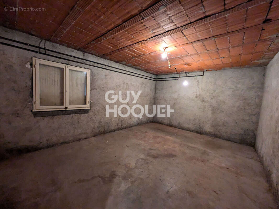 Maison à LAROQUE-DES-ARCS