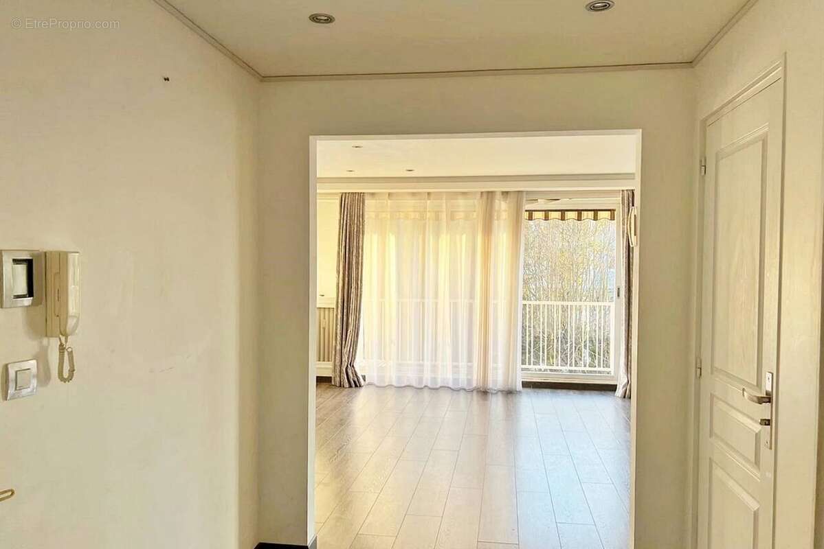 Appartement à SAINT-MAUR-DES-FOSSES