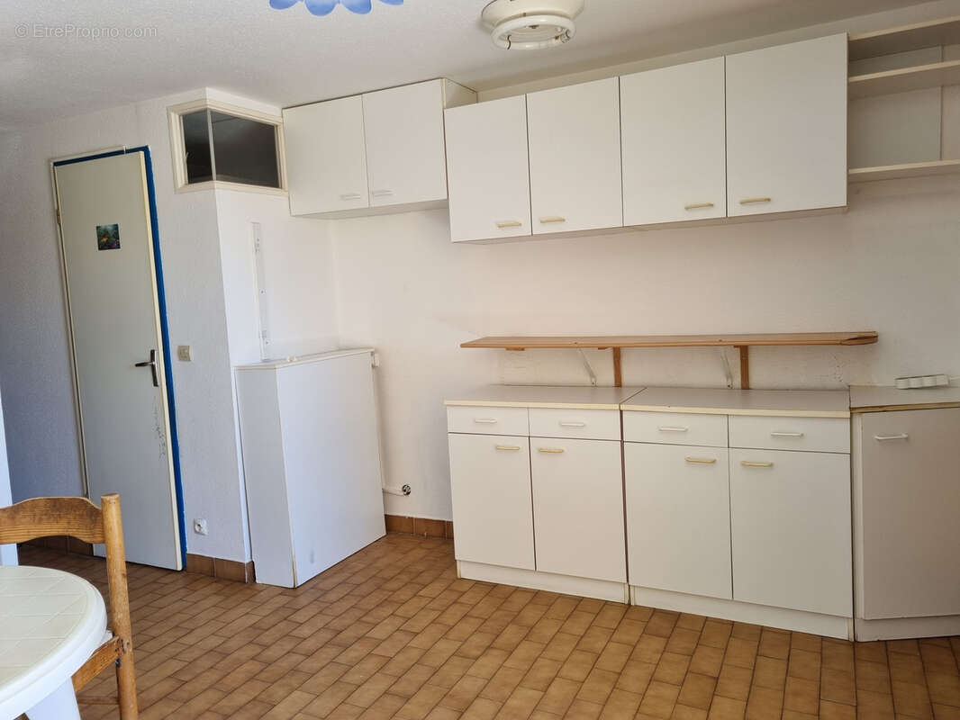 A vendre - gruissan - au coeur du port et proche de plage du grazel -  appartement 4 couchages - terrasse - pi - photo 7