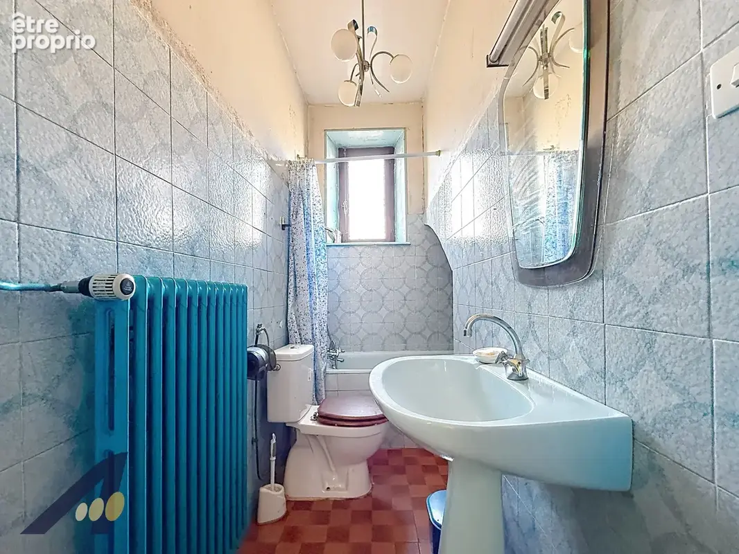Belle opportunite - maison a renover avec beau terrain. - photo 7