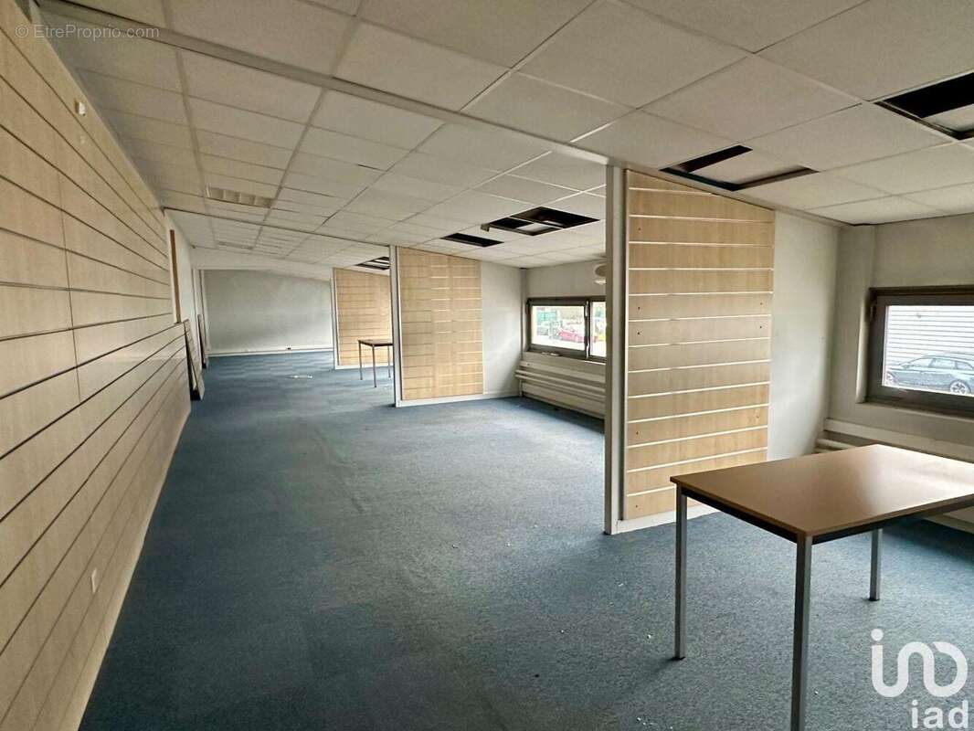 Photo 4 - Commerce à ALBERTVILLE