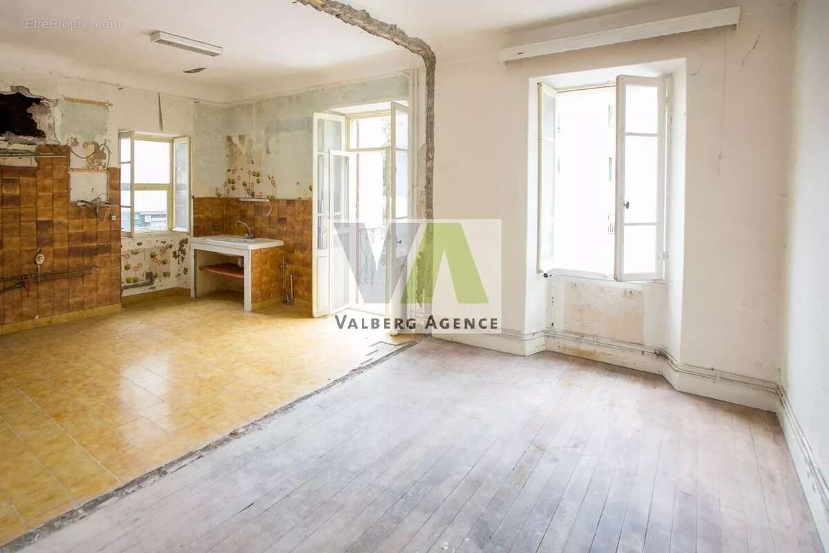 Maison à Villeneuve d' Entraunes - photo 9