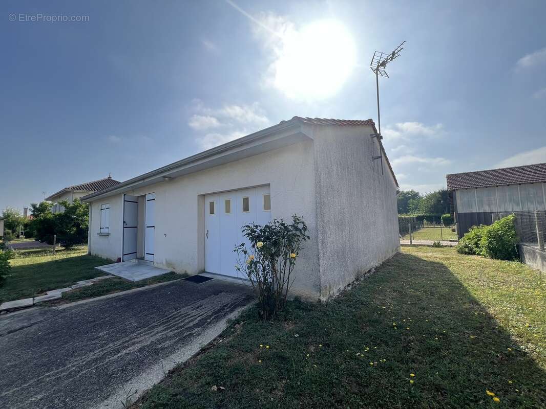 Maison 62 m² à Saint-Aigulin  - photo 6