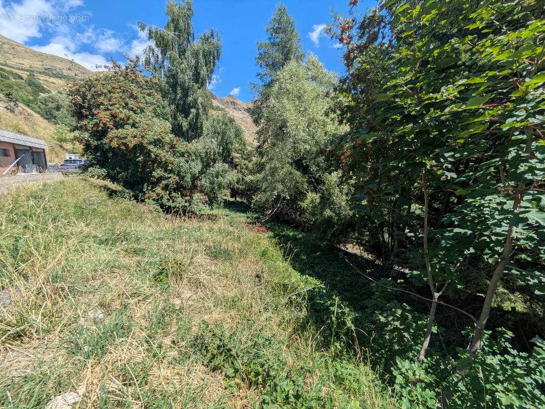 Terrain constructible et viabilisé 450 m2 Station Merlette - photo 5