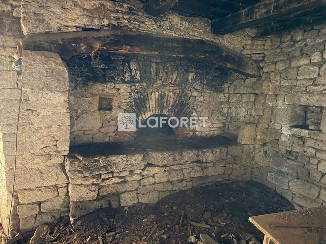 Maison à LAROQUE-DES-ARCS