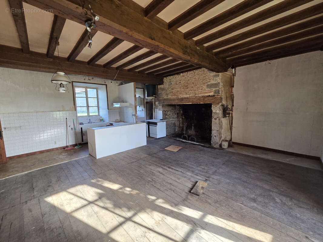 Maison à MAISONNAIS-SUR-TARDOIRE