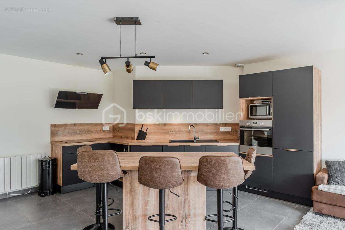 Appartement à CHAZEY-SUR-AIN