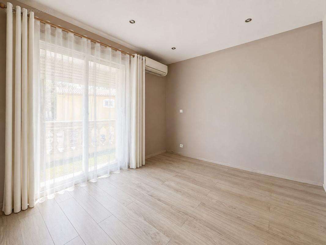 A vendre - maison de village - charme - terrasse - photo 5