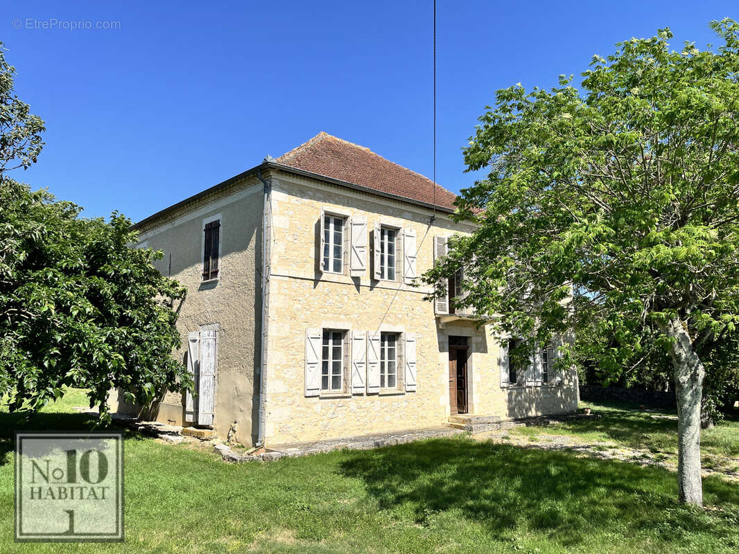 Maison à MAUVEZIN