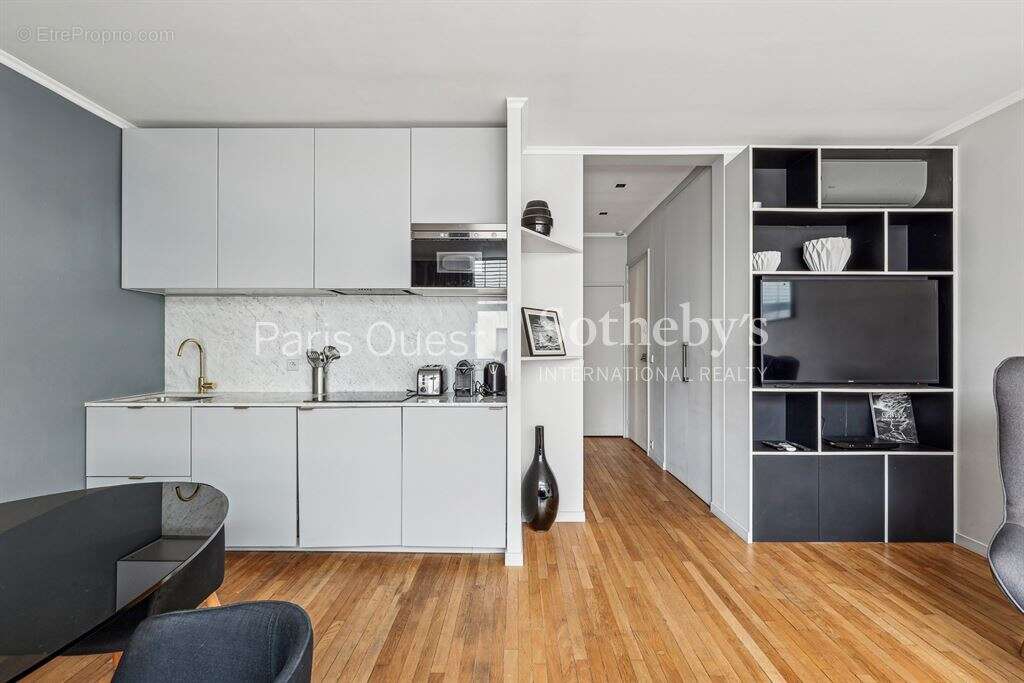 Appartement à PARIS-8E