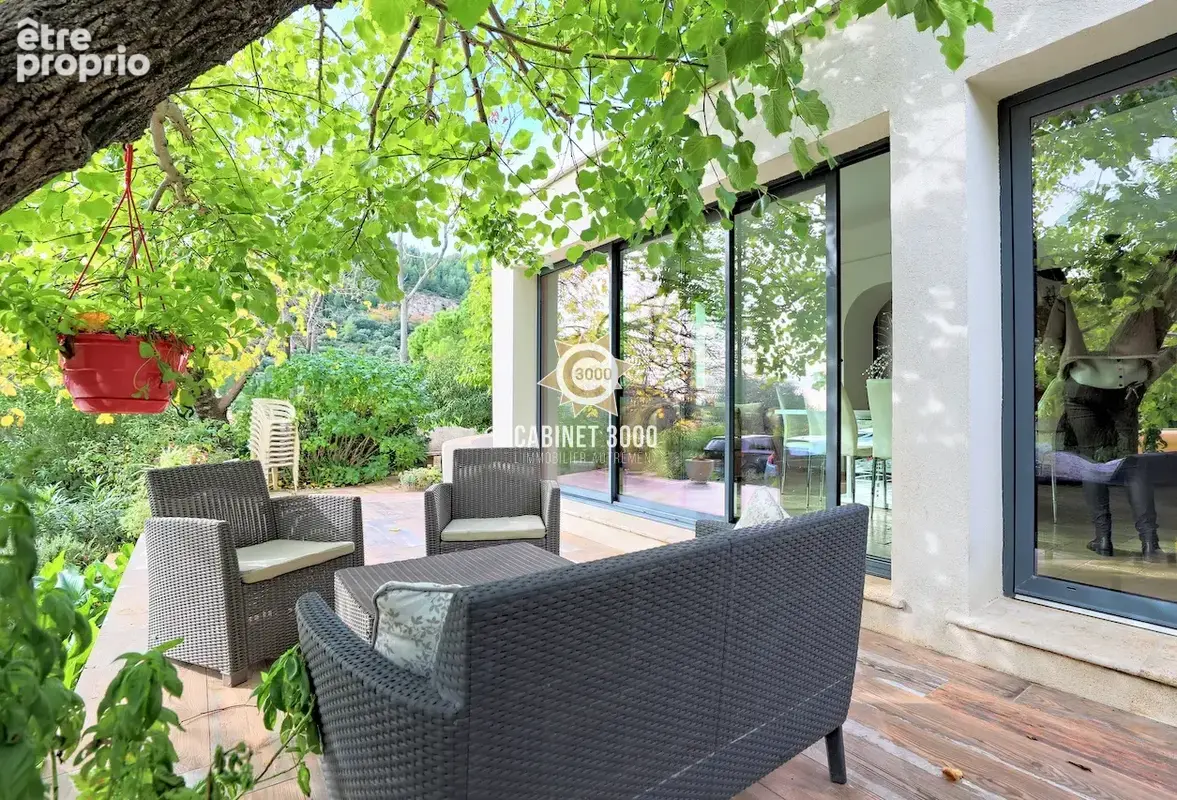 TOULON - Collet Saint-Pierre - Maison T7 - Piscine - Vue mer - photo 5