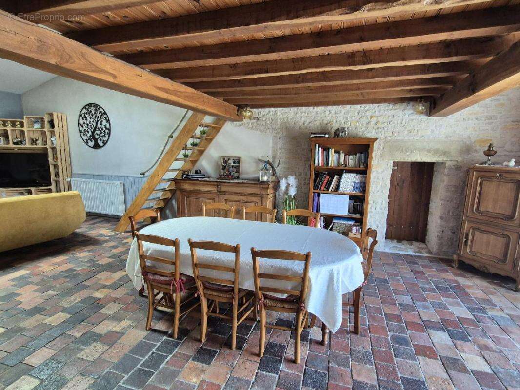 Maison à USSEAU