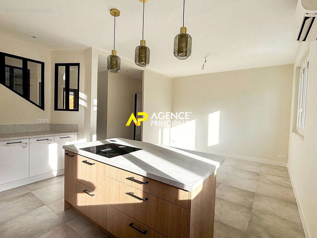 Maison à SARTROUVILLE