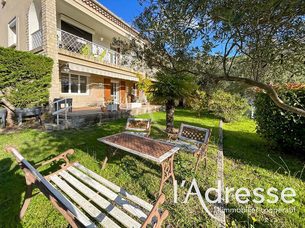 Appartement à CEYRESTE