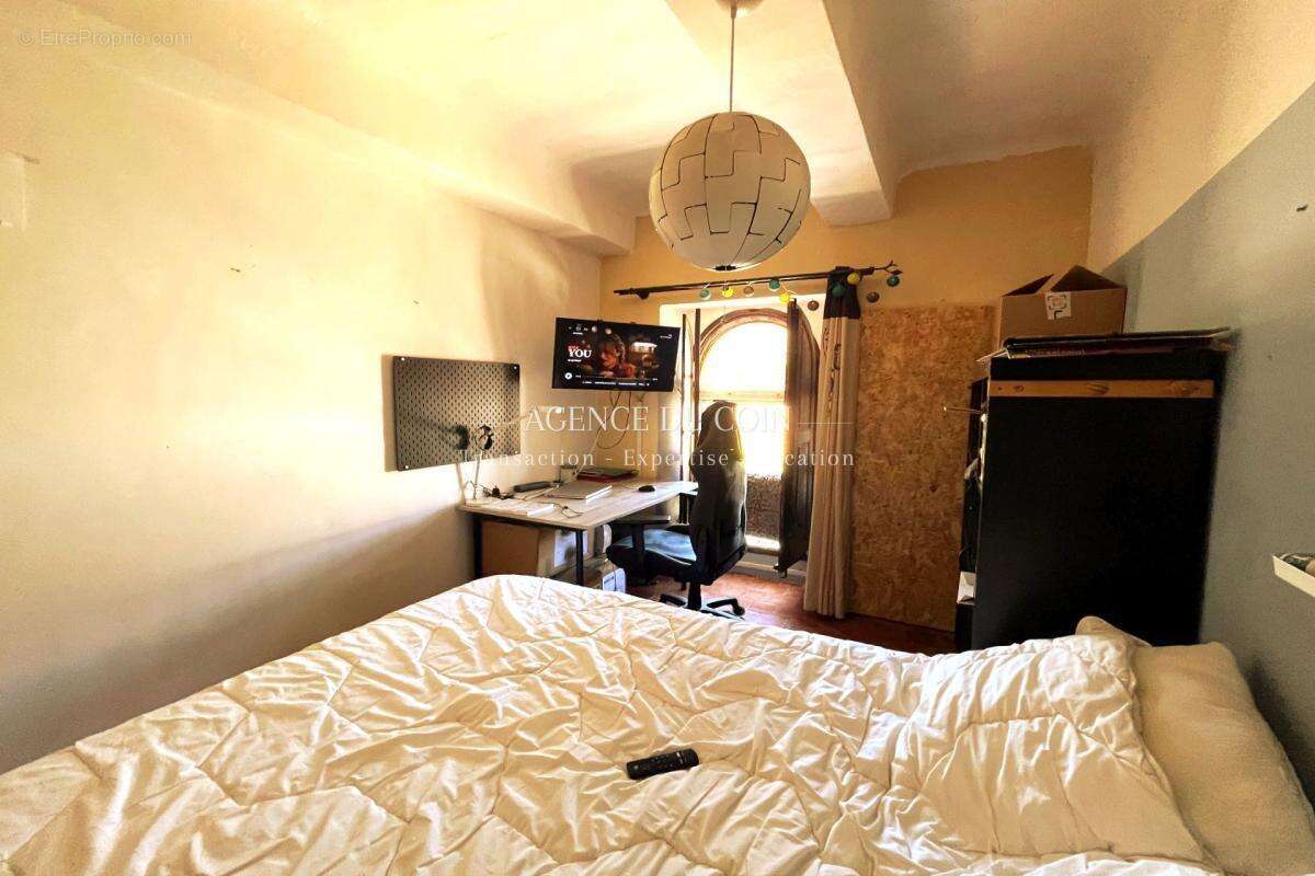 83490 LE MUY – RARE !! Appartement 3ch dans maison de maître - photo 6