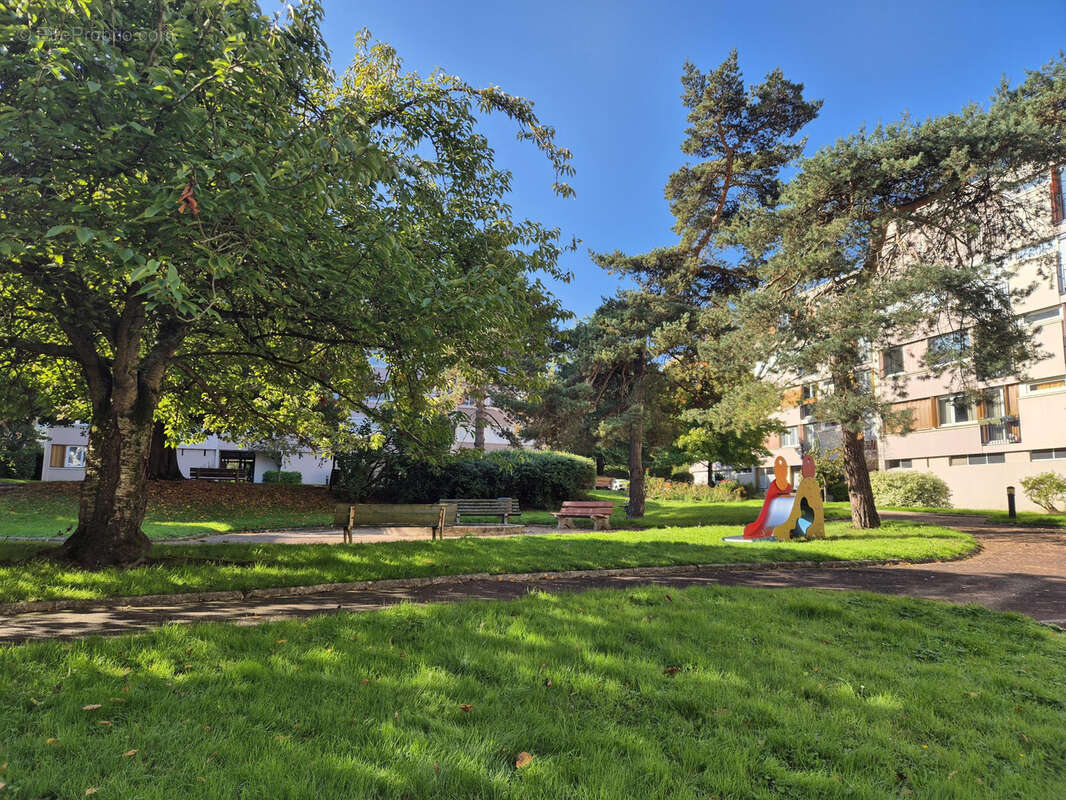 Appartement à JOUY-EN-JOSAS