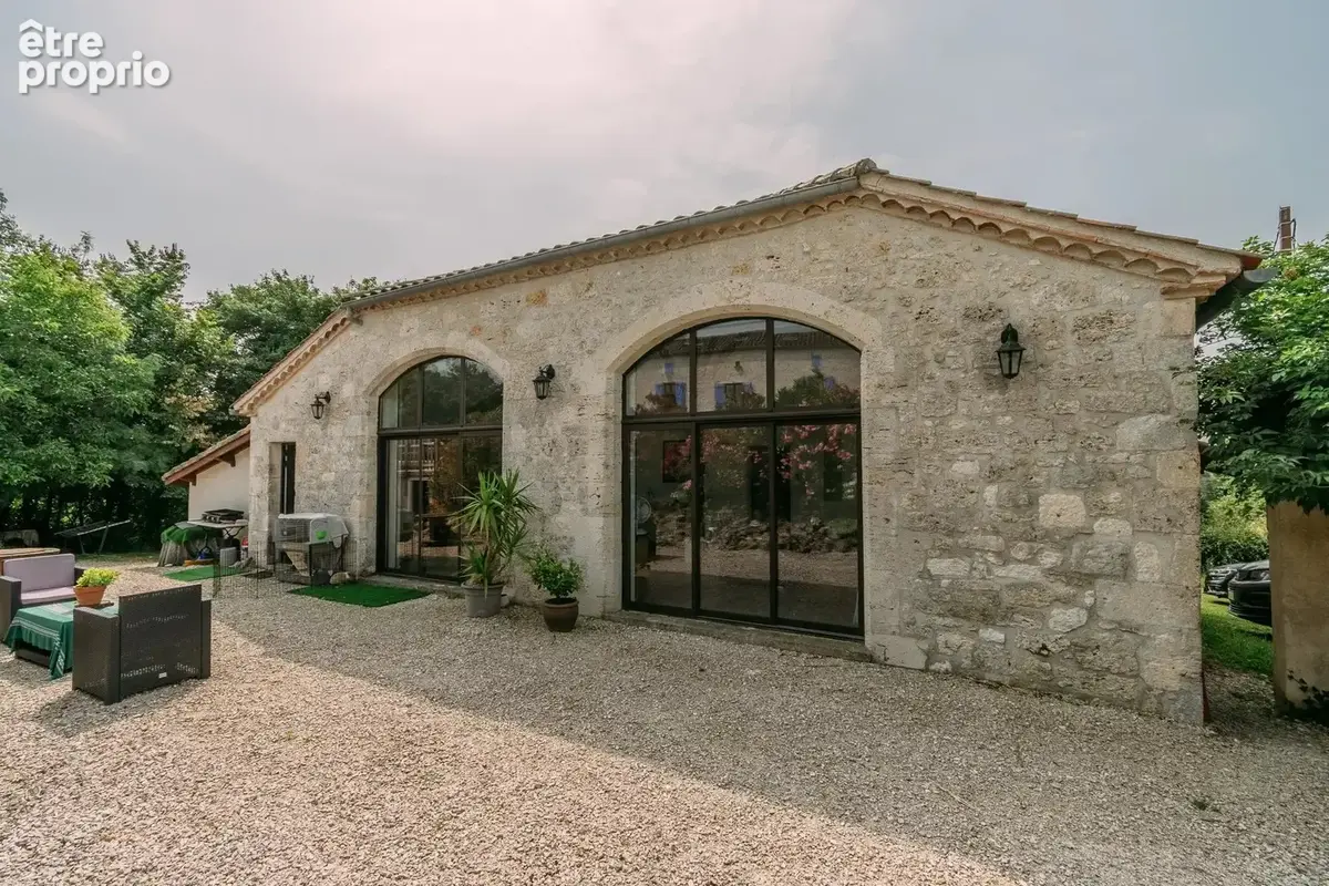 Jolie maison en pierre, maison d'amis, piscine et tennis - photo 17