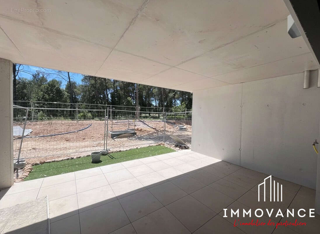 Appartement 68 m² à Saint-Clement-De-Riviere  - photo 2