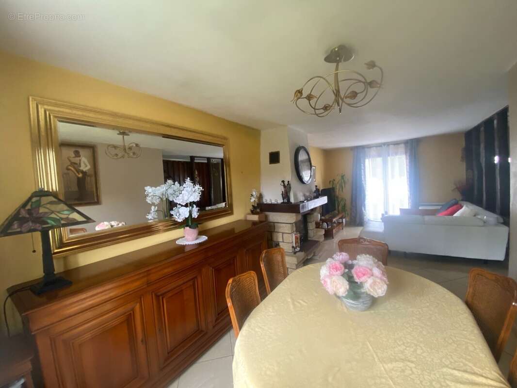 Maison à LE MEE-SUR-SEINE