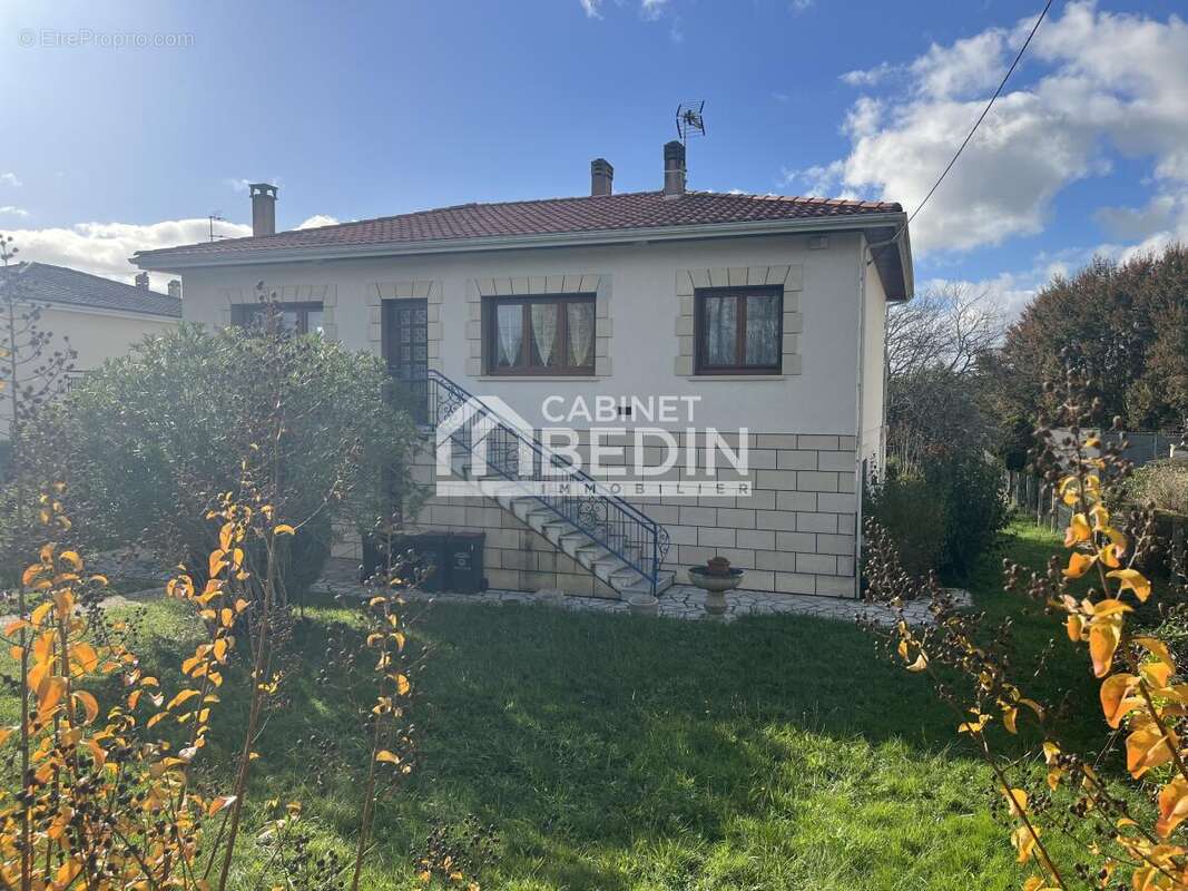 Maison à FARGUES-SAINT-HILAIRE