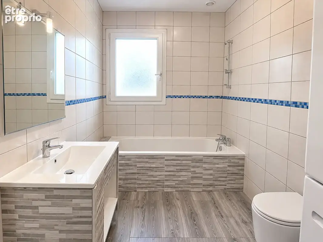 Maison T3 avec cour au coeur du village - photo 4