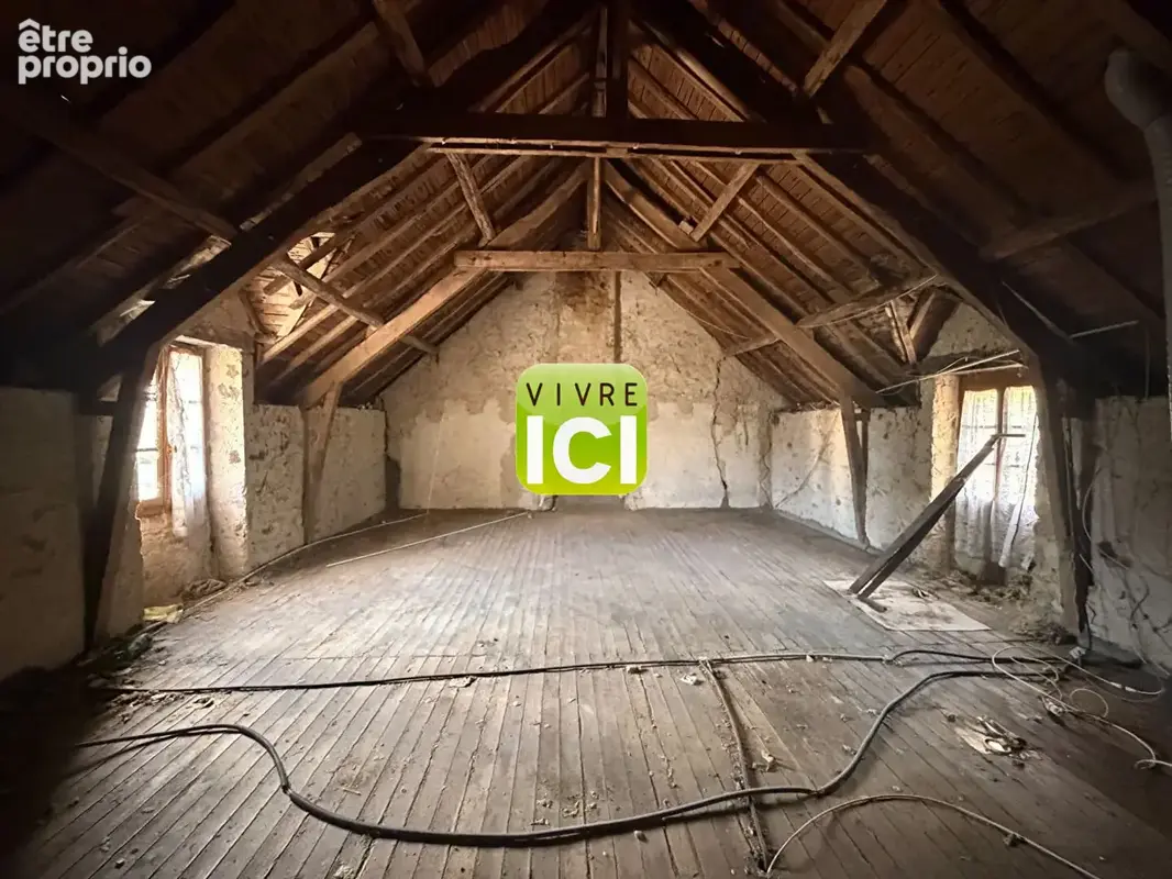 Maison en pierre à rénover - Potentiel de 100m2 - Jardin - Calme - CROSSAC - photo 5