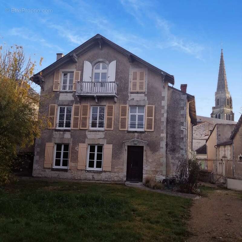 Maison à MIREBEAU