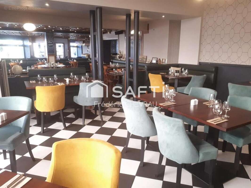 Photo 2 - Commerce à MACON