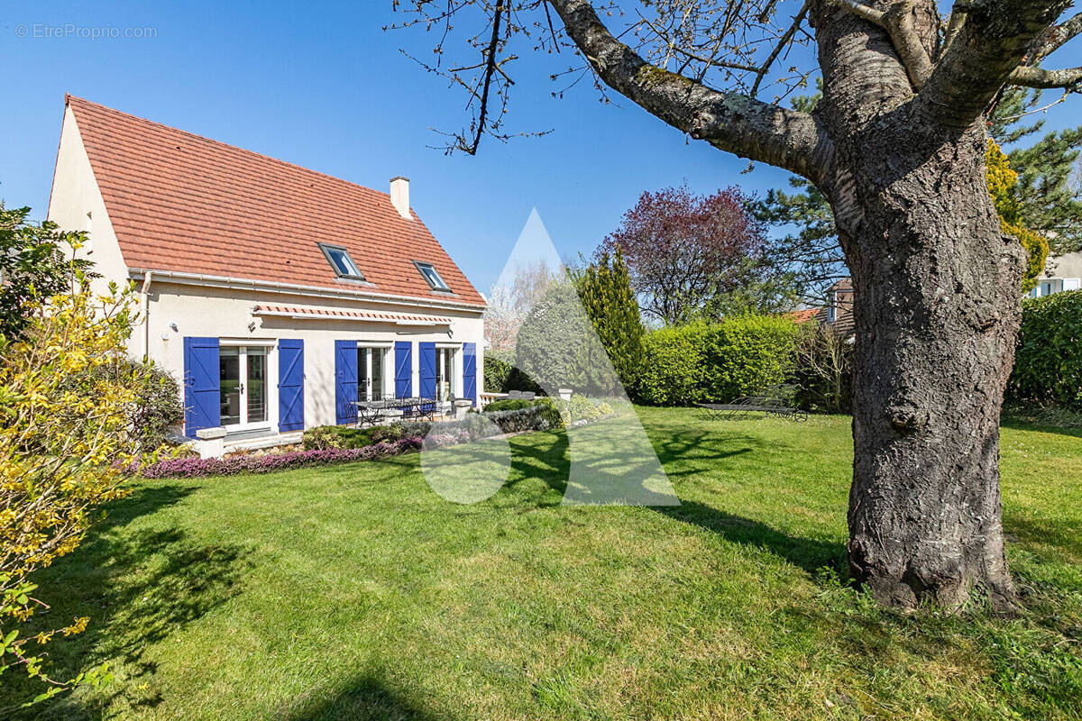 Maison à LA CHAPELLE-EN-SERVAL