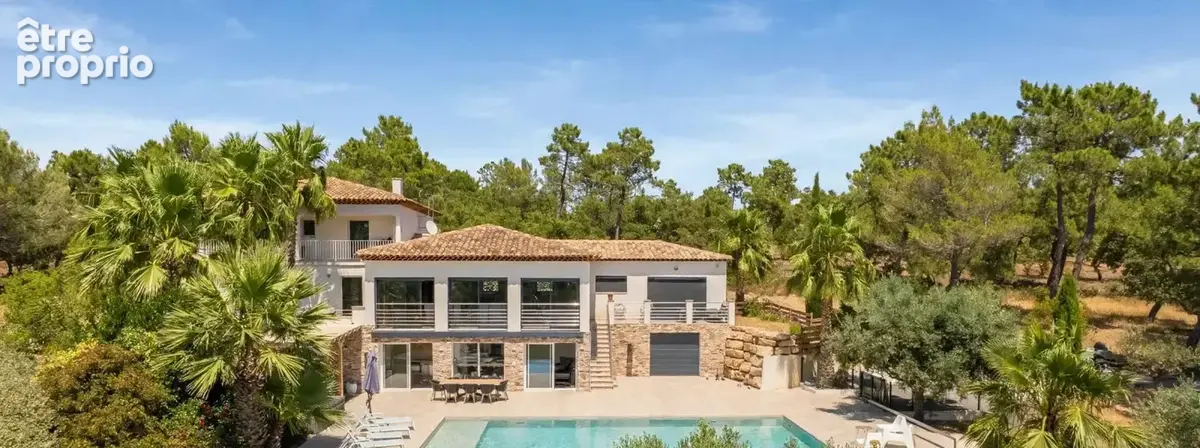Autre à ROQUEBRUNE-SUR-ARGENS