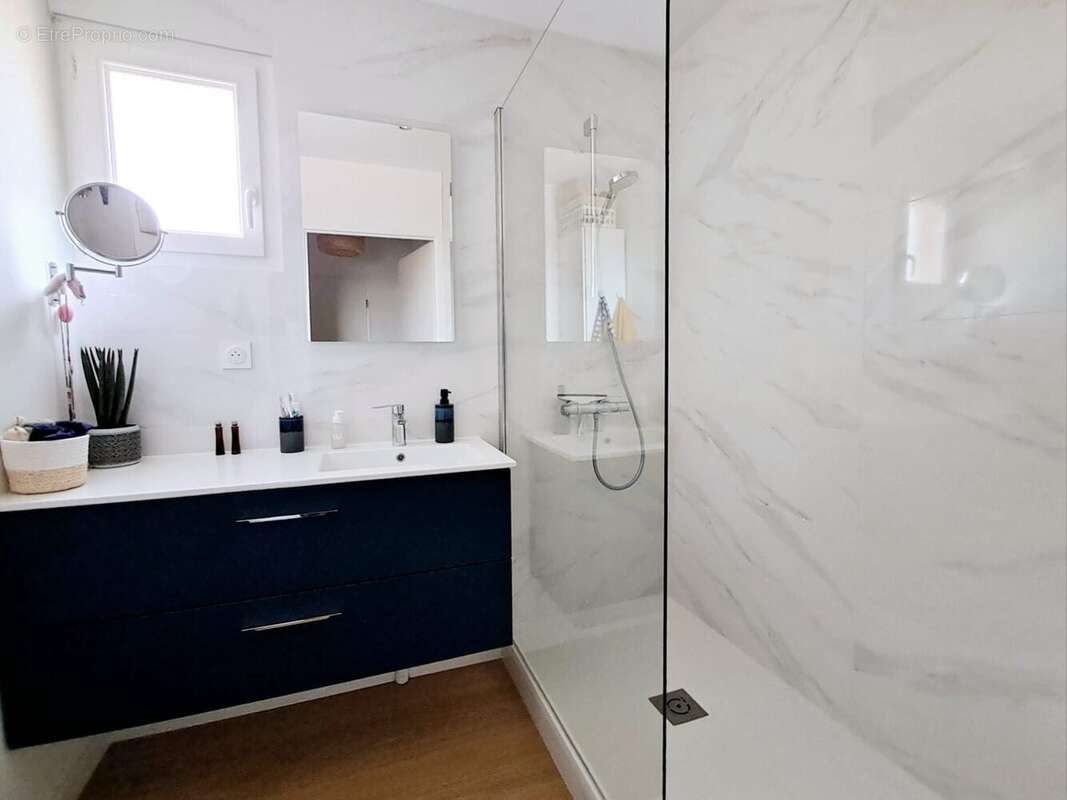 Appartement à VEZIN-LE-COQUET