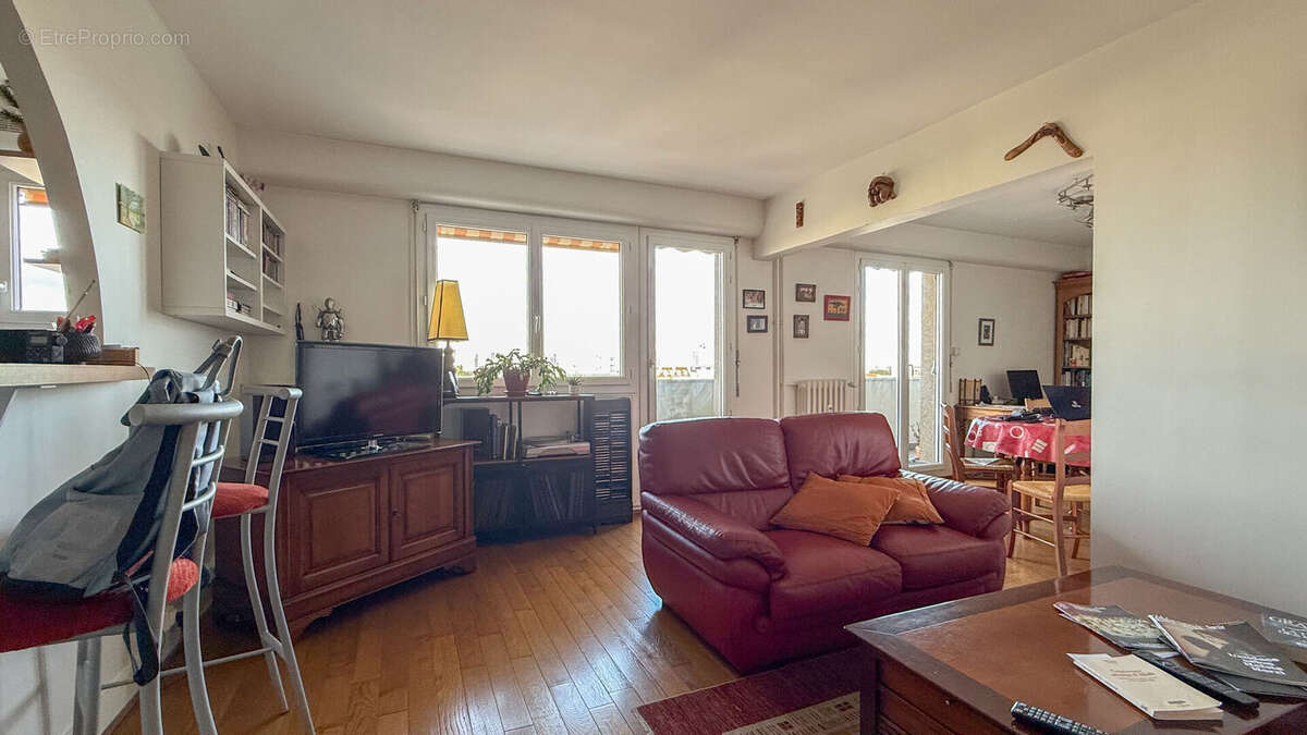 Appartement à NANTERRE