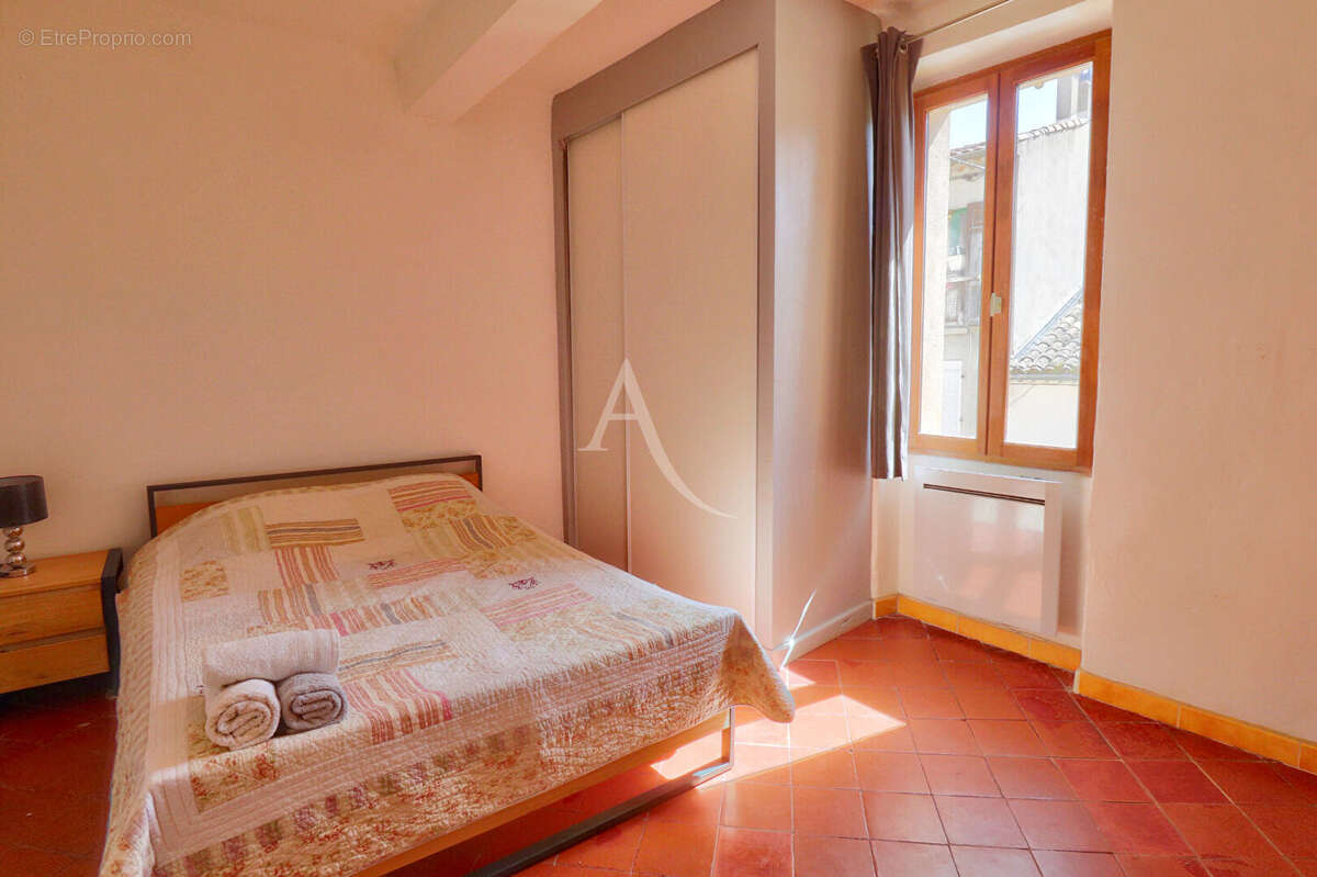 Appartement à VINON-SUR-VERDON