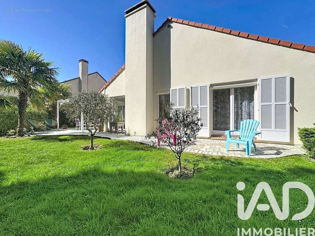 Photo 2 - Maison à SAINT-GERMAIN-LES-CORBEIL