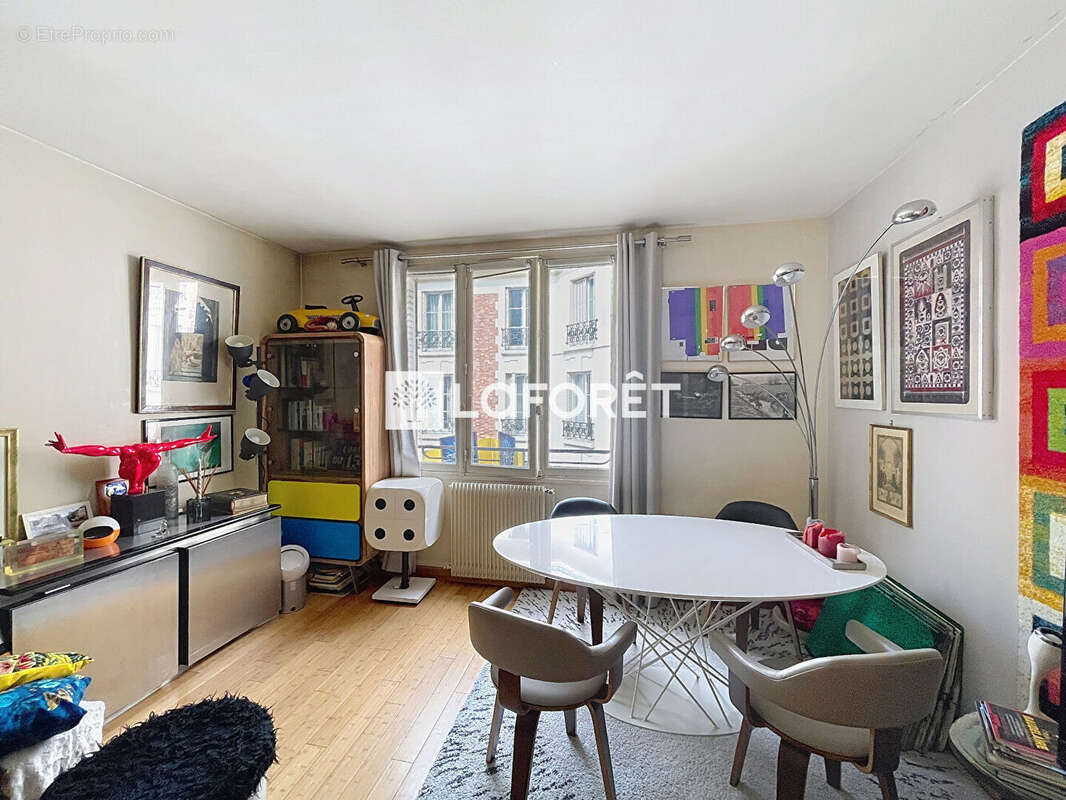 Appartement à PARIS-16E
