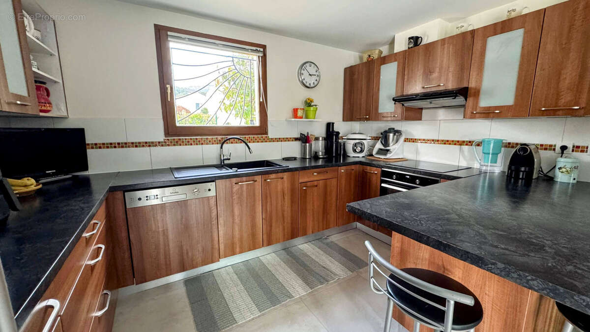 Maison à CHATEAUNEUF-LE-ROUGE