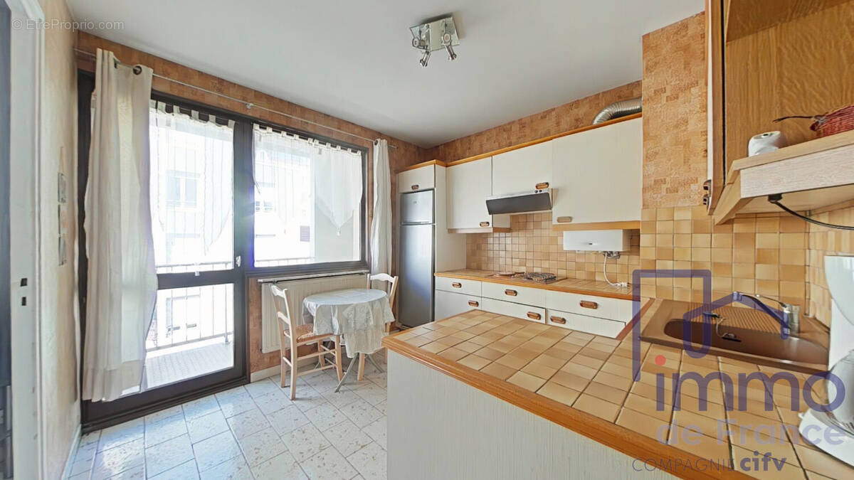 Appartement à SAINT-ETIENNE