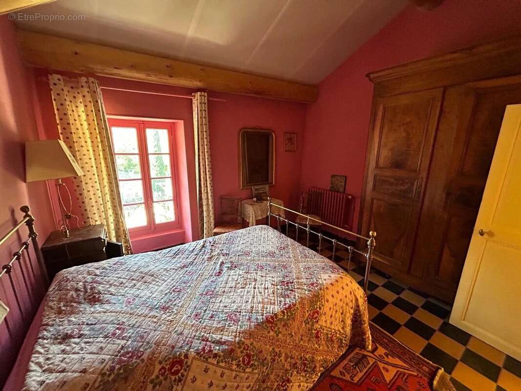 Maison à SAINT-VICTOR-LA-COSTE