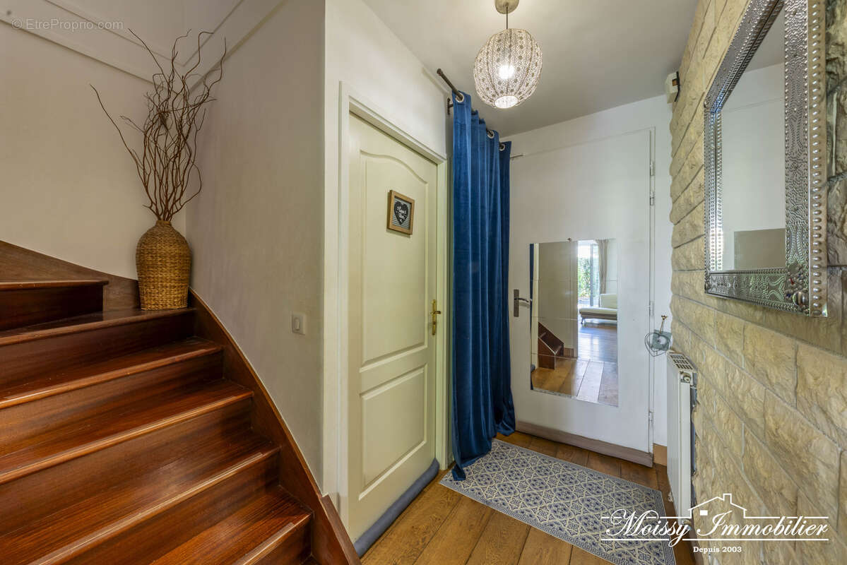 Maison à MOISSY-CRAMAYEL